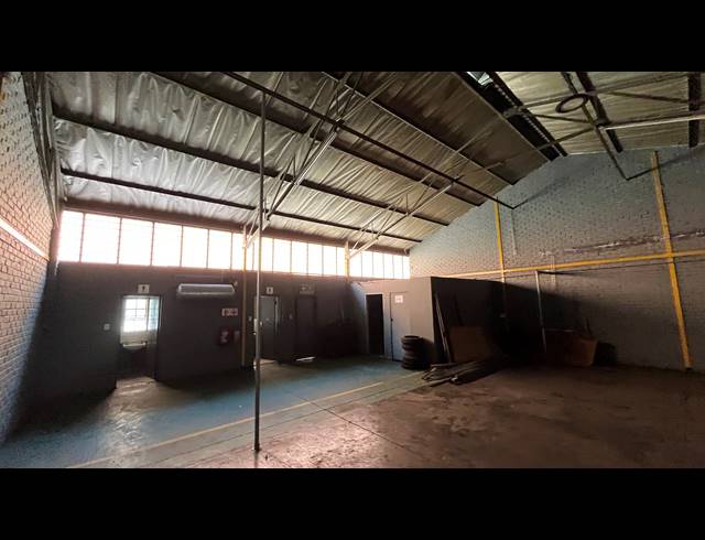 301M² WAREHOUSE FOR SALE IN ISANDO